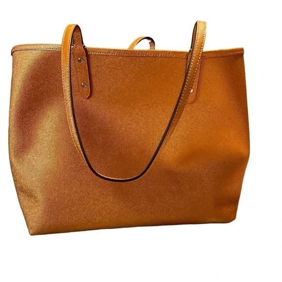 ⭐️⭐️COACH canvas reversible 2 piece⭐️⭐️ - Picture 2 of 15